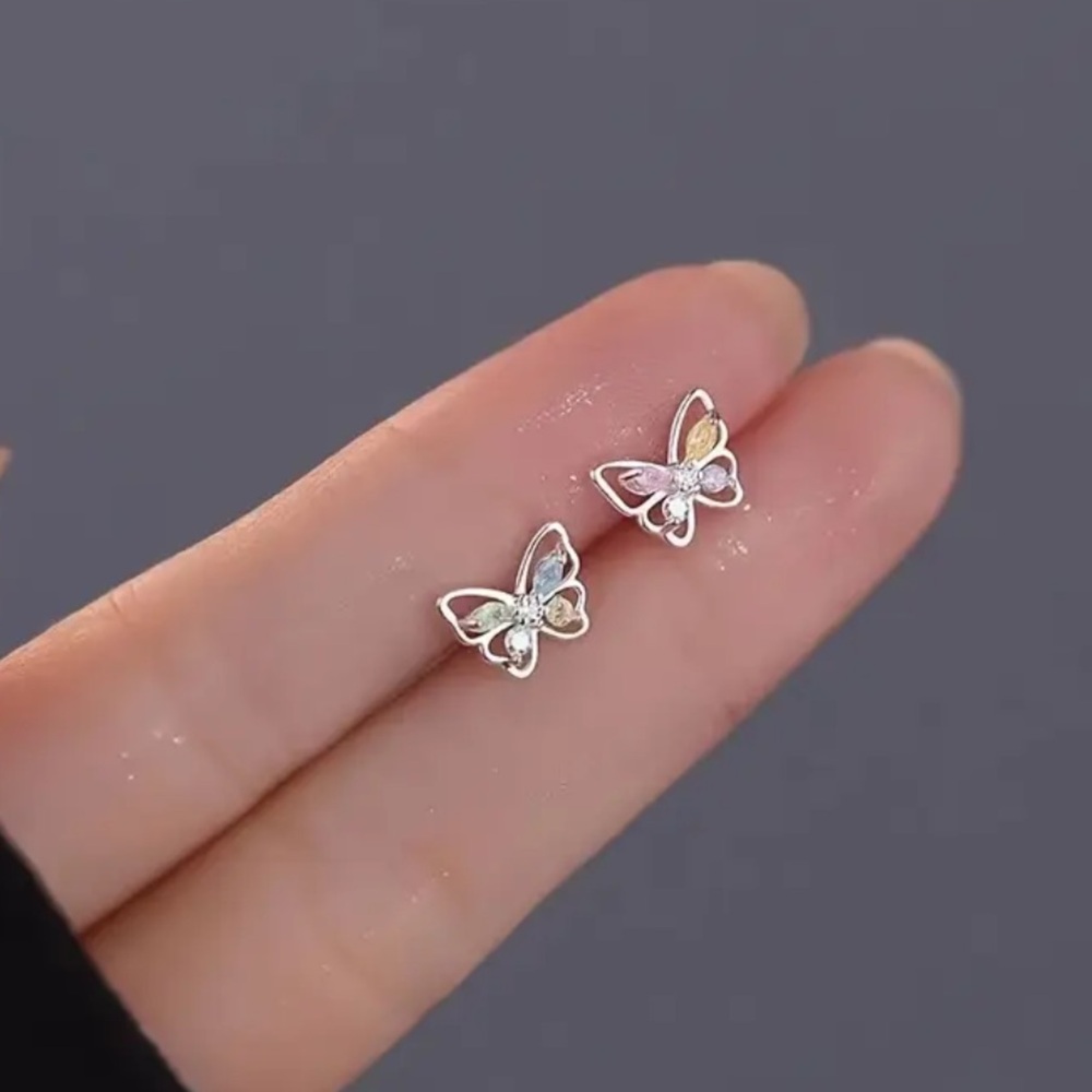 Exquisitely Luxurious Colorful Synthetic Zirconia Butterfly Stud Earring Design